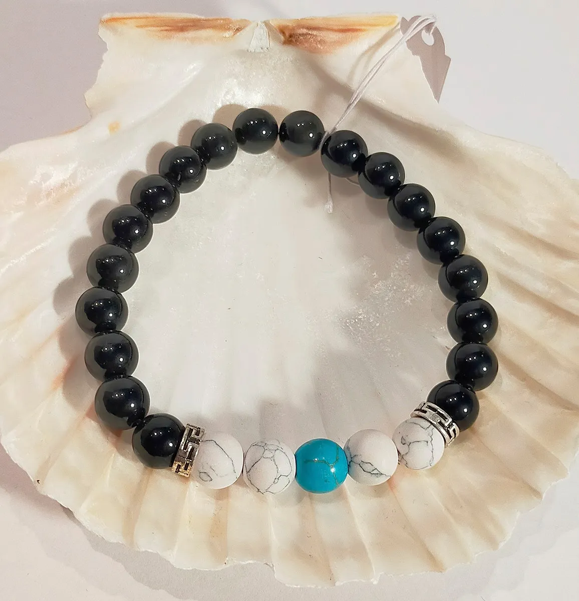 Agate noire, howlite, turquoise