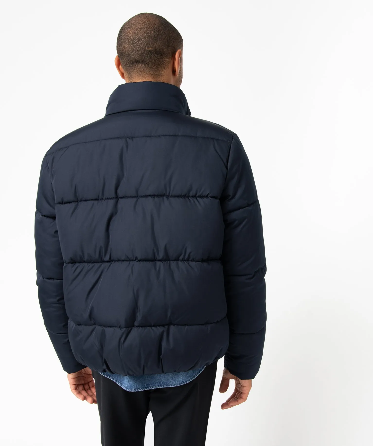 Blouson homme matelassé avec larges poches à rabat bleu fonce