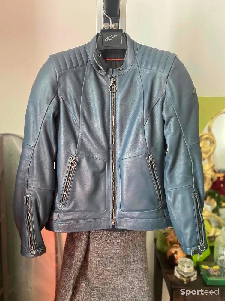 Blouson moto cuir urbain et vintage Alpinestar Femme  d'occasion Ajouté le : 07/06/2023