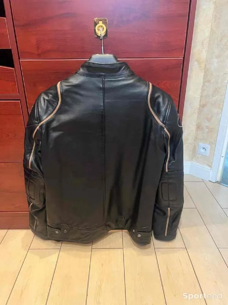 Blouson moto homme HELSTONS neuf Ajouté le : 21/08/2023