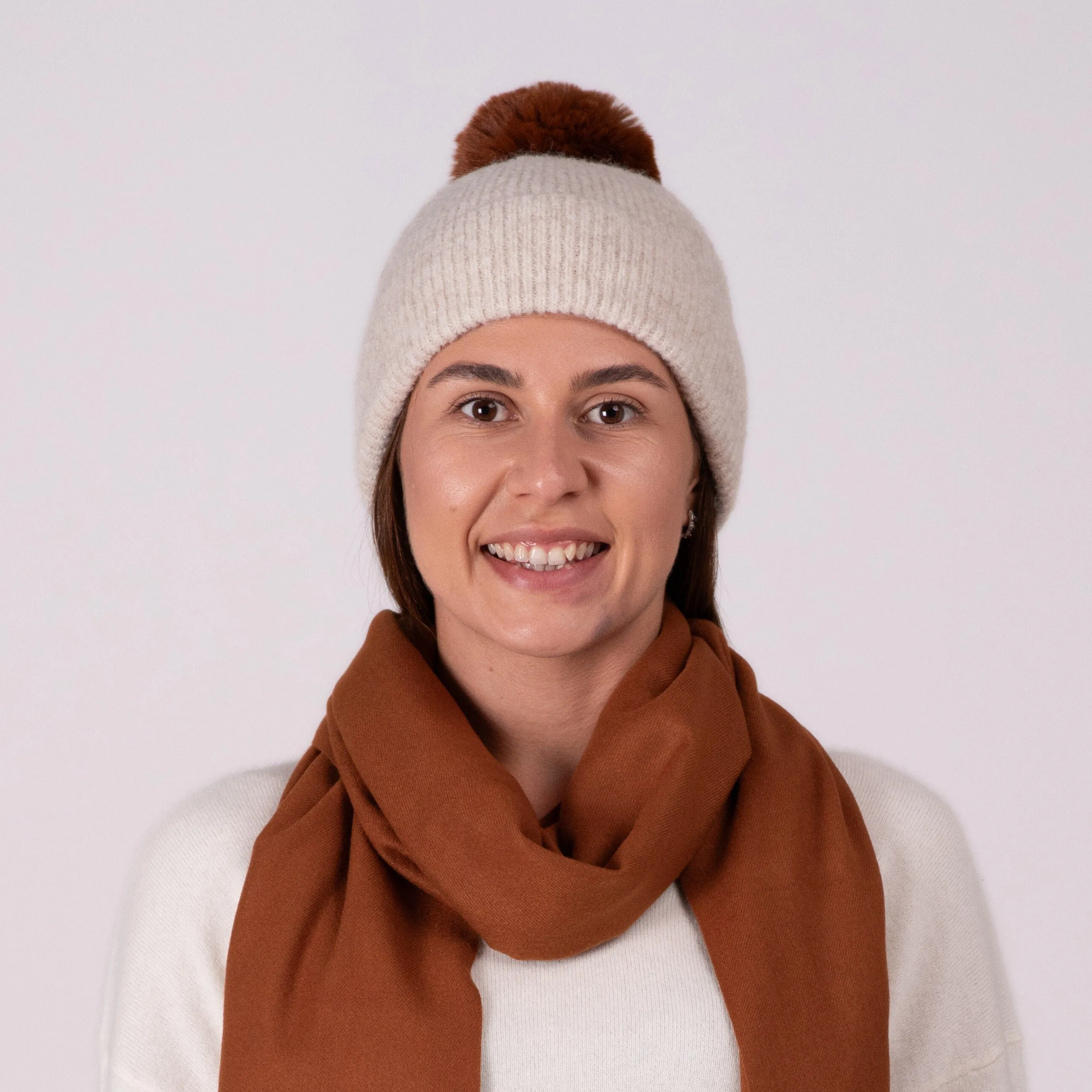 Bonnet cachemire beige pompon