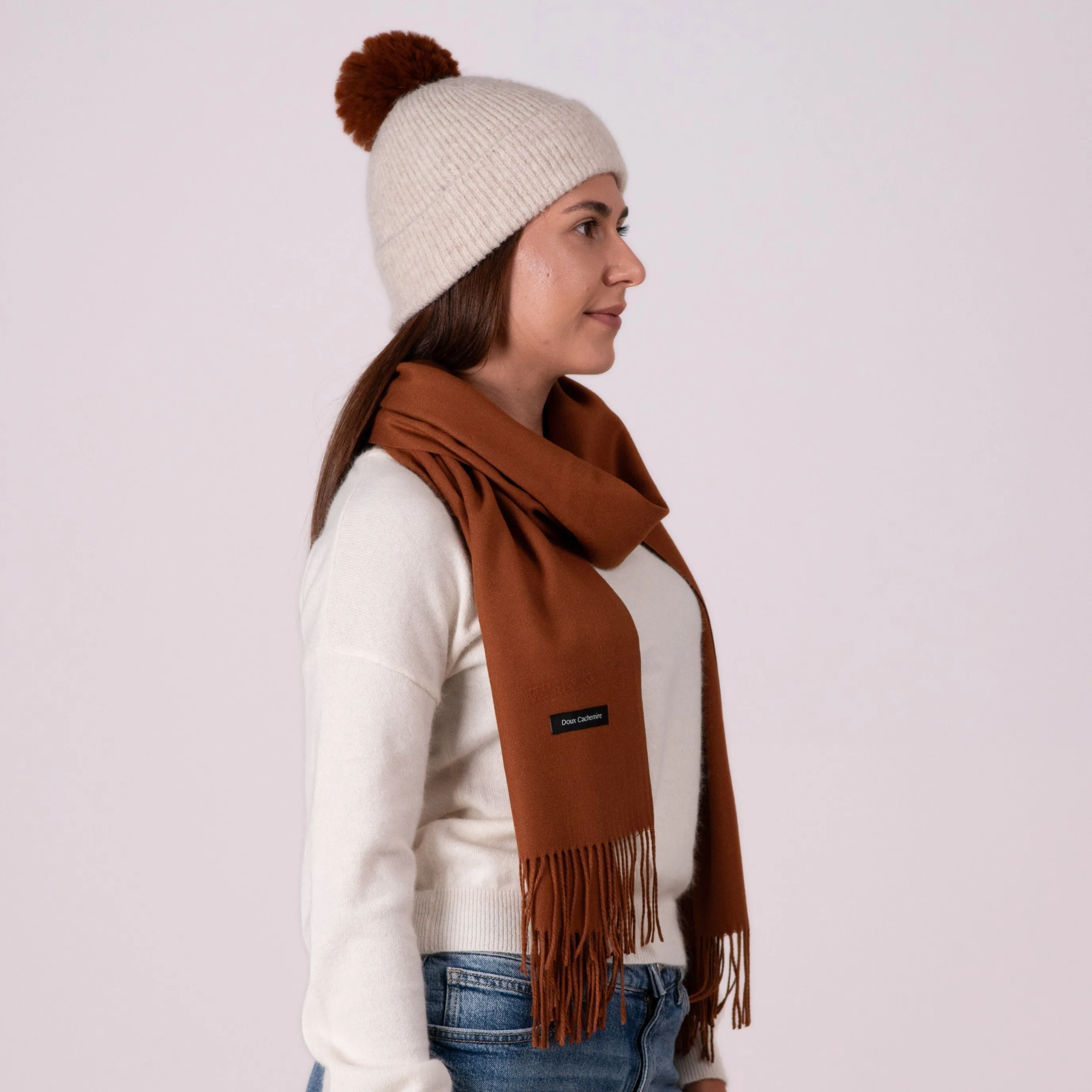 Bonnet cachemire beige pompon