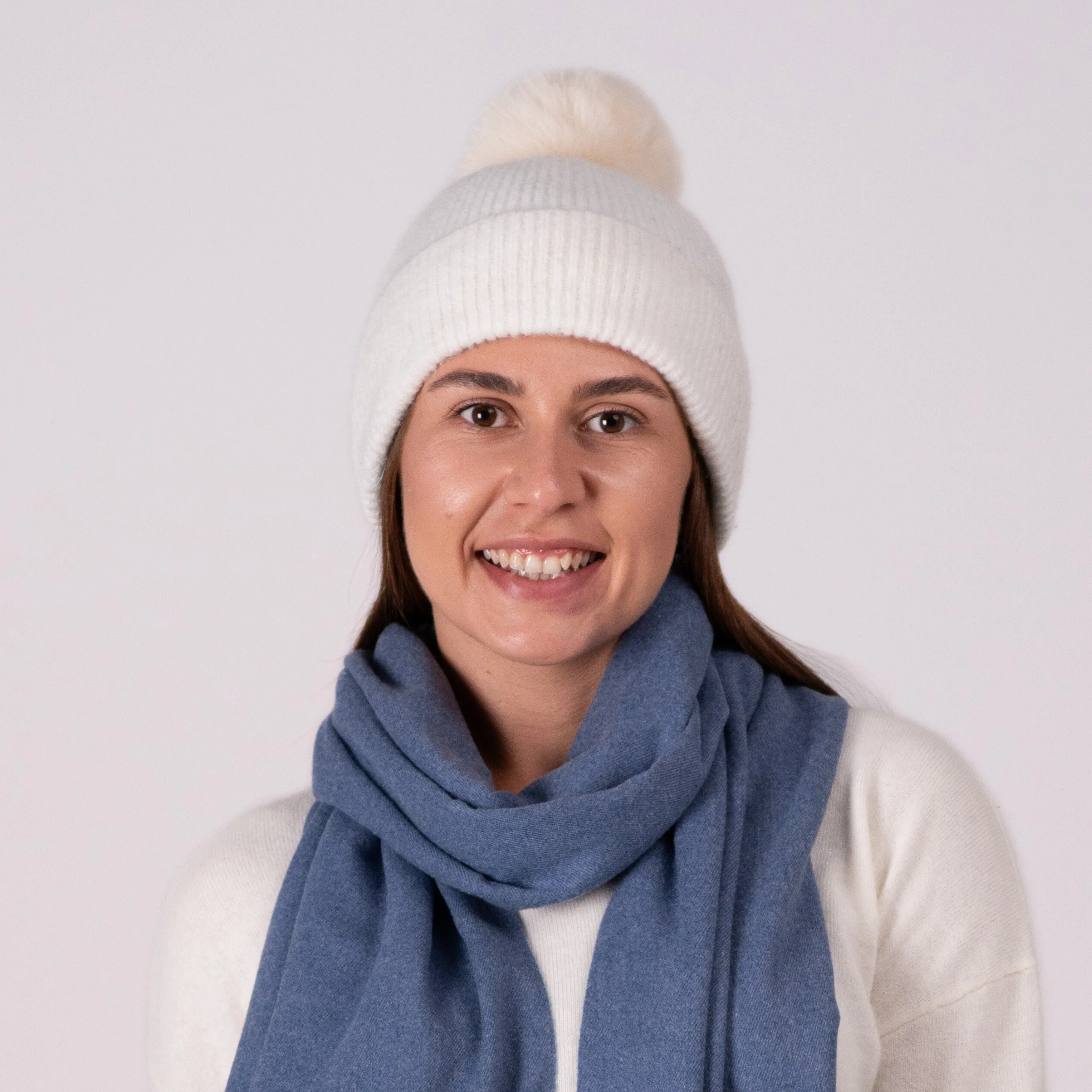 Bonnet cachemire blanc pompon