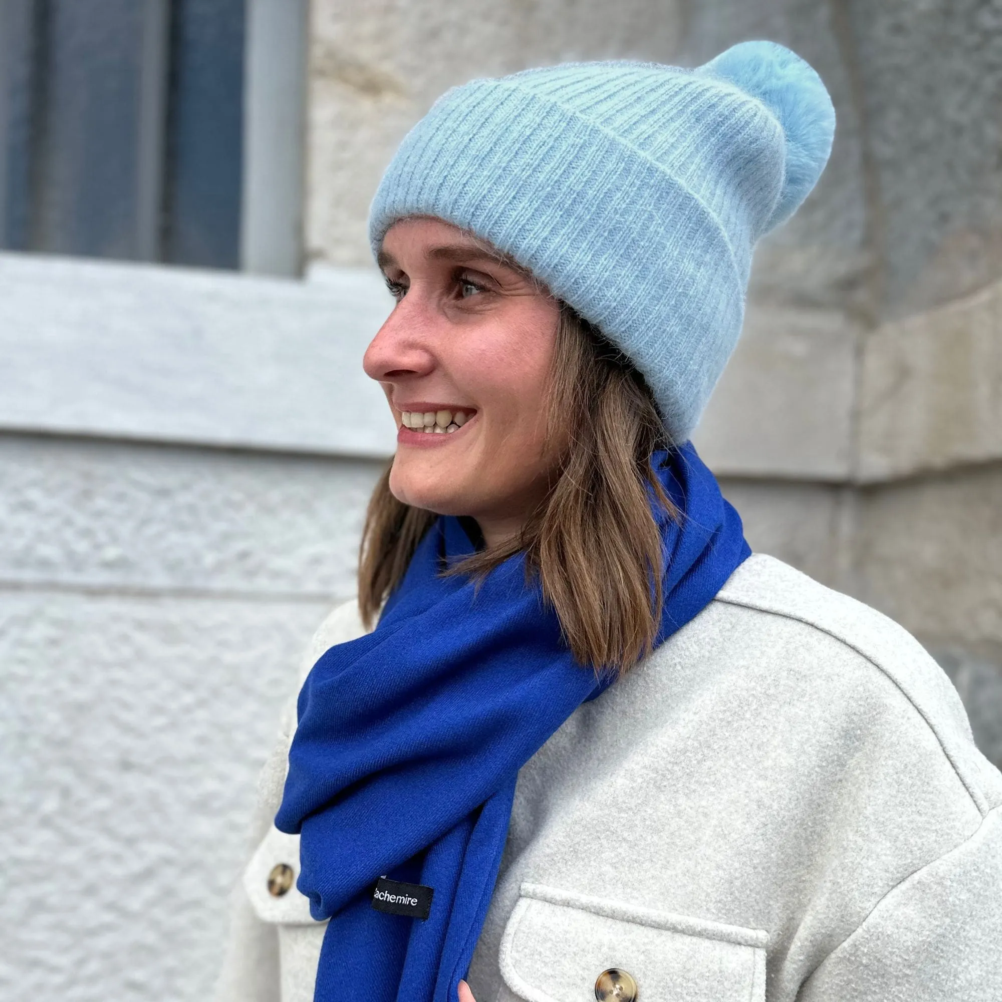 Bonnet cachemire bleu pompon | ultra chaud