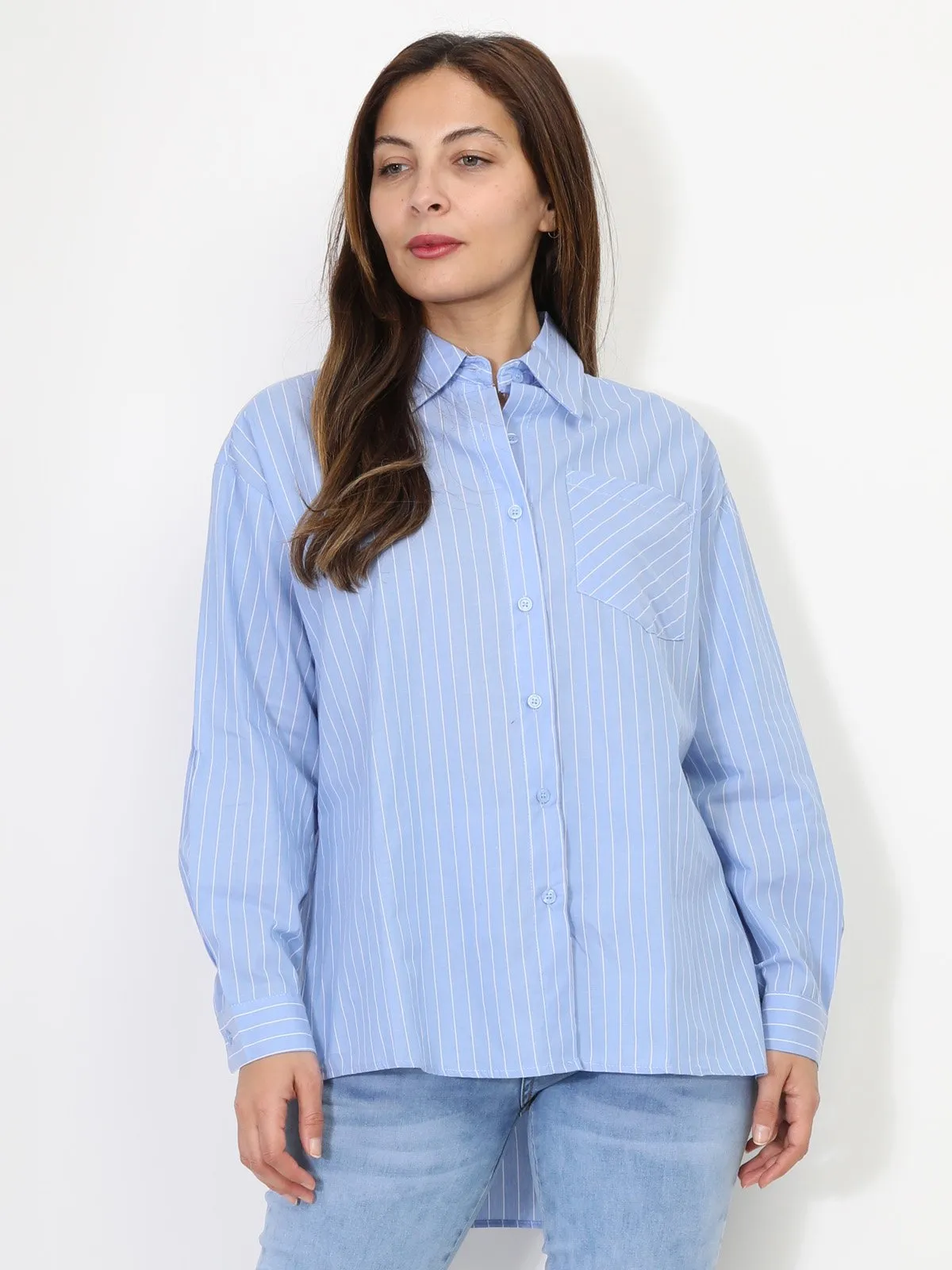 Chemise asymétrique et oversize à rayures- Bleu clair