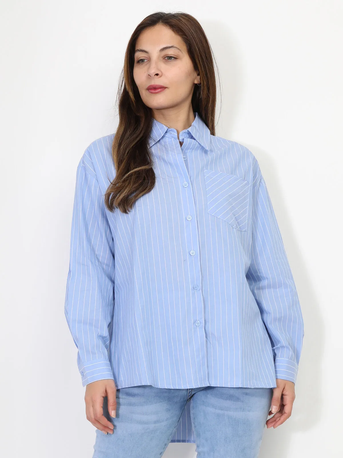 Chemise asymétrique et oversize à rayures- Bleu clair