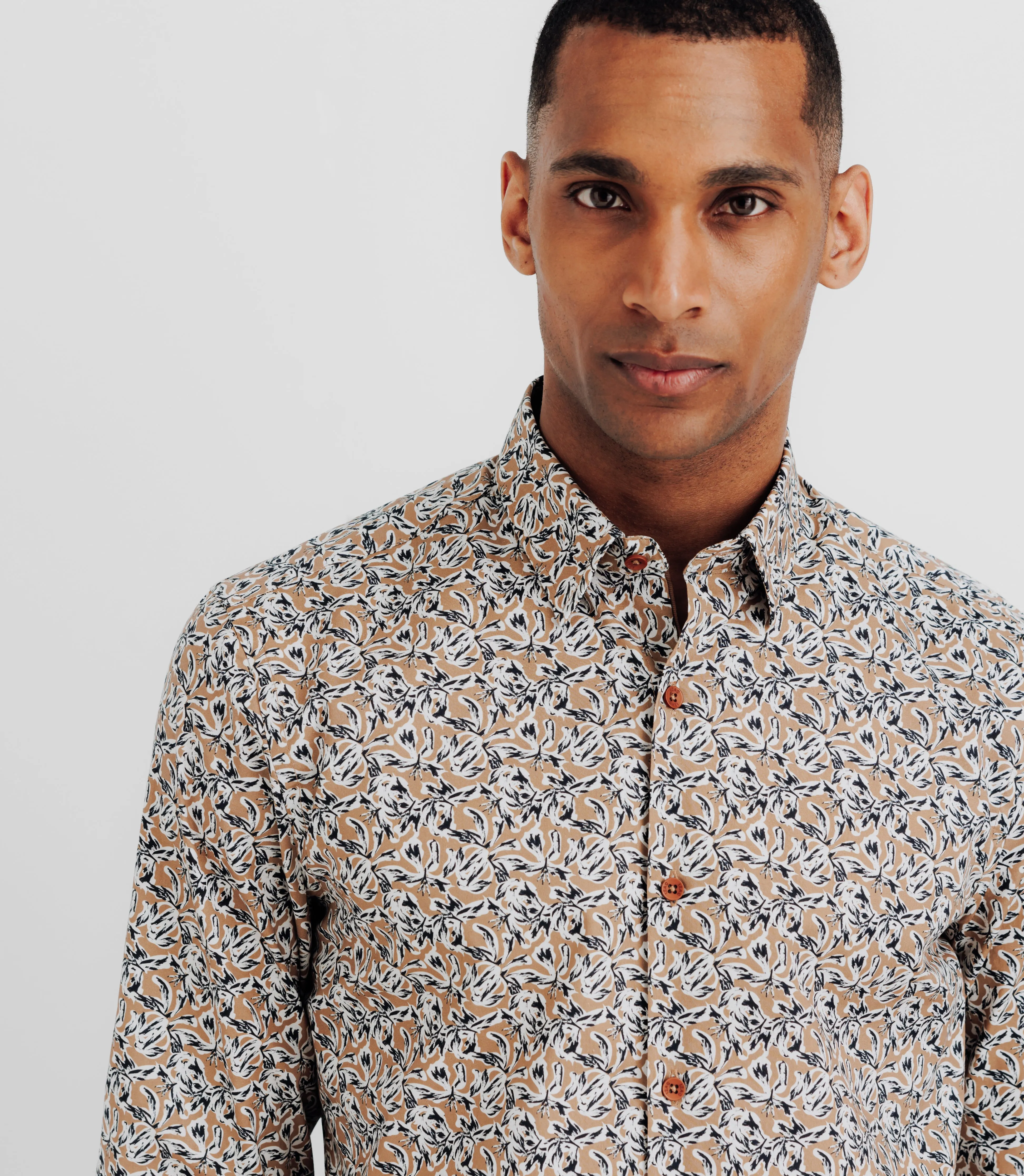 Chemise avec imprimé floral camel