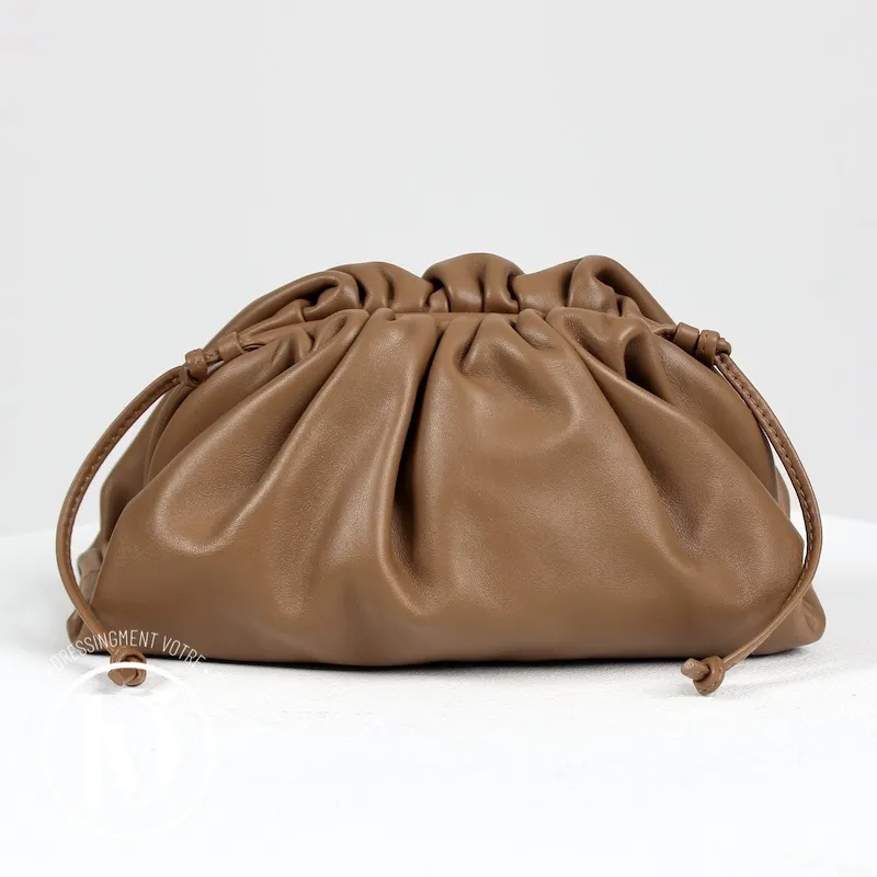 Sac Mini Pouch en cuir camel – Bottega Veneta