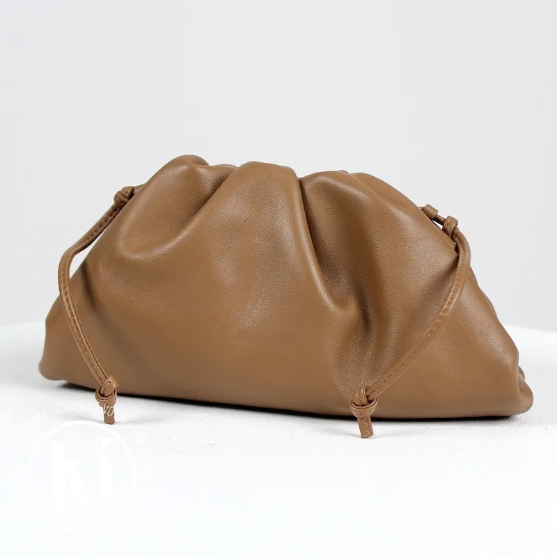 Sac Mini Pouch en cuir camel – Bottega Veneta